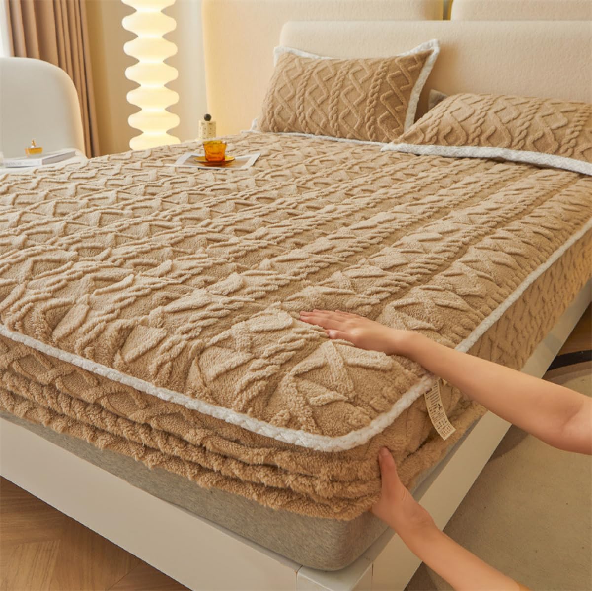 Fitted Cable Knit Pattern Mattress Cover