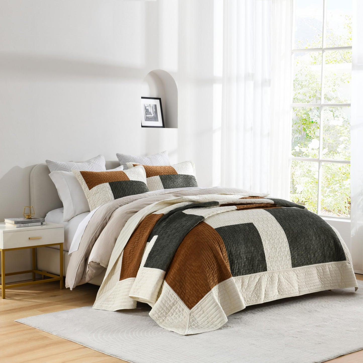 Earth-Tone Patchwork Comforter Set with Matching Pillow Cases