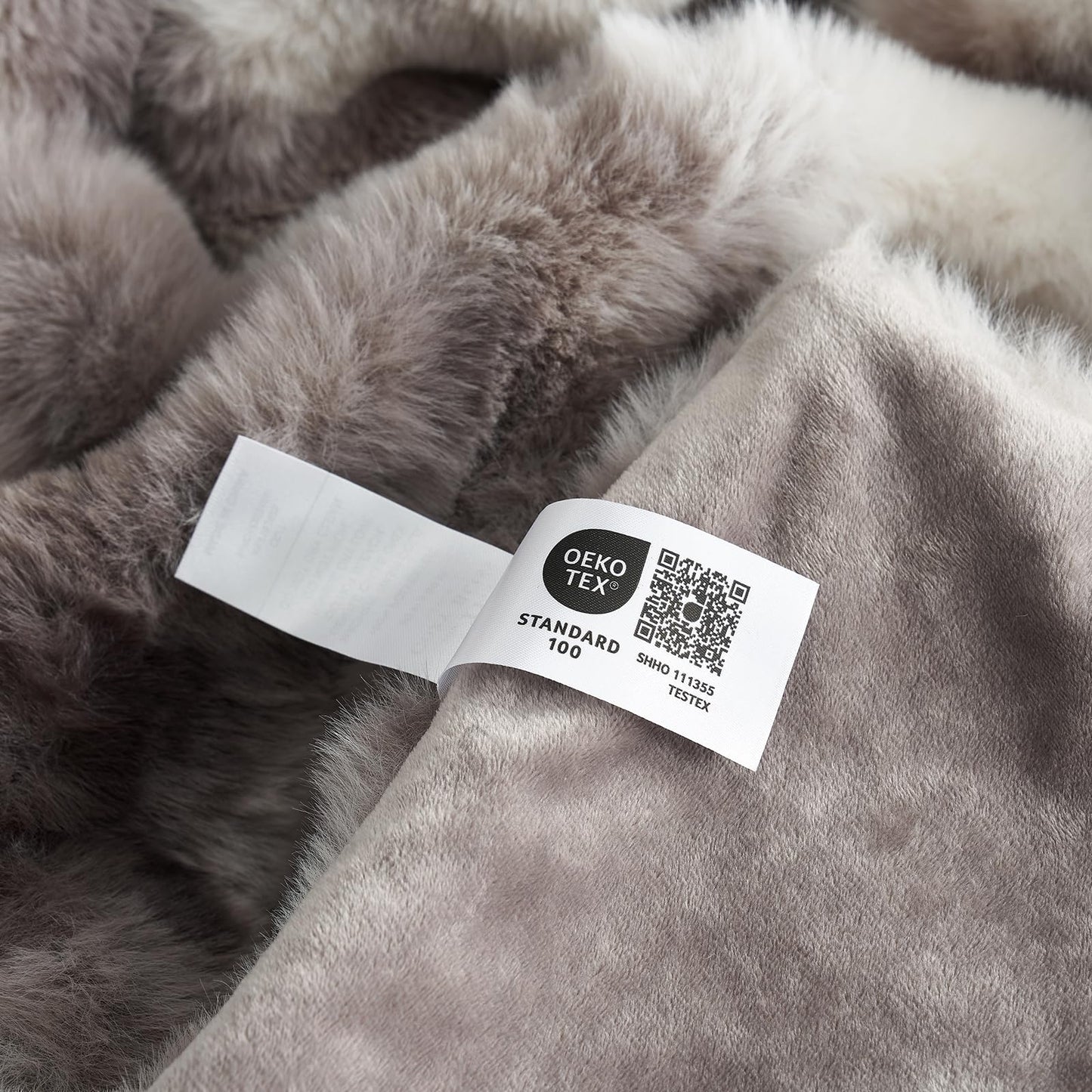 Faux Fur Bubble Accent Blanket (50" x 60")