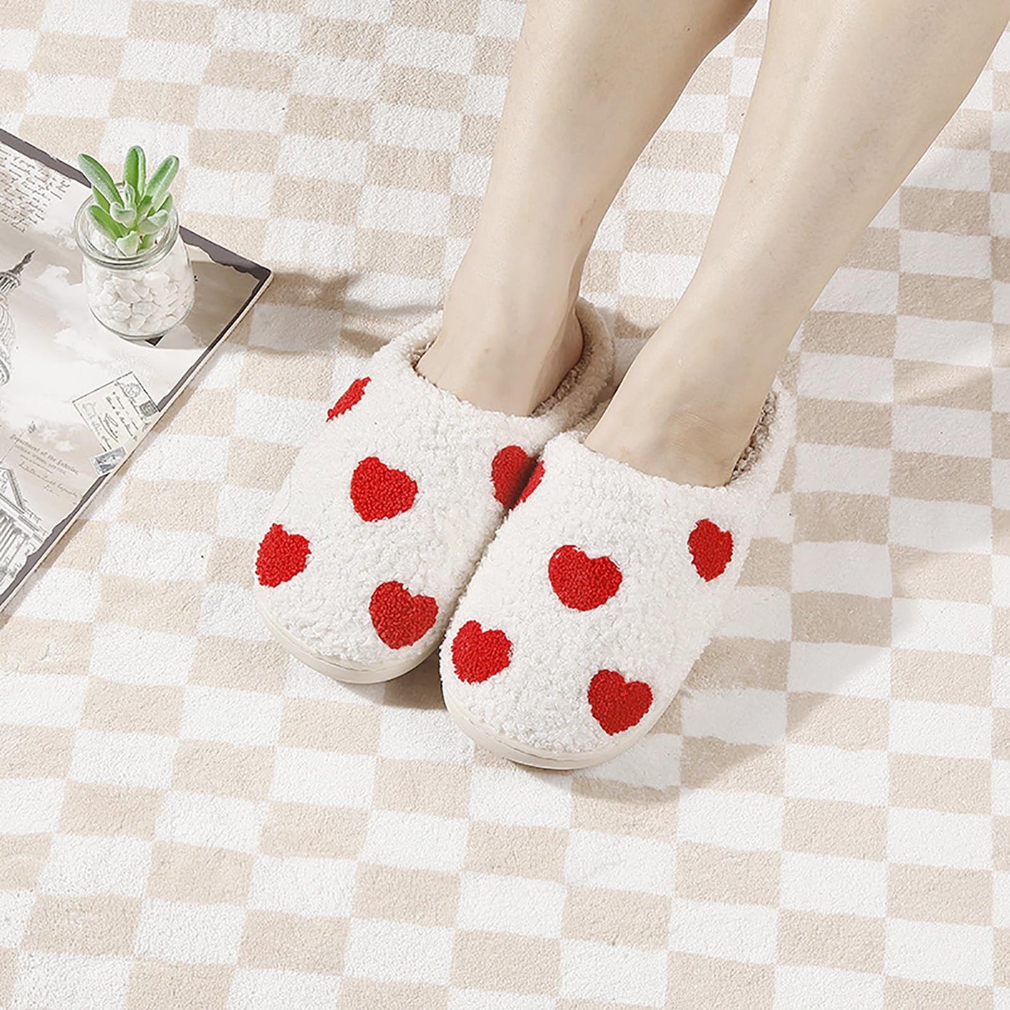 Women's Fuzzy Heart Pattern Slippers