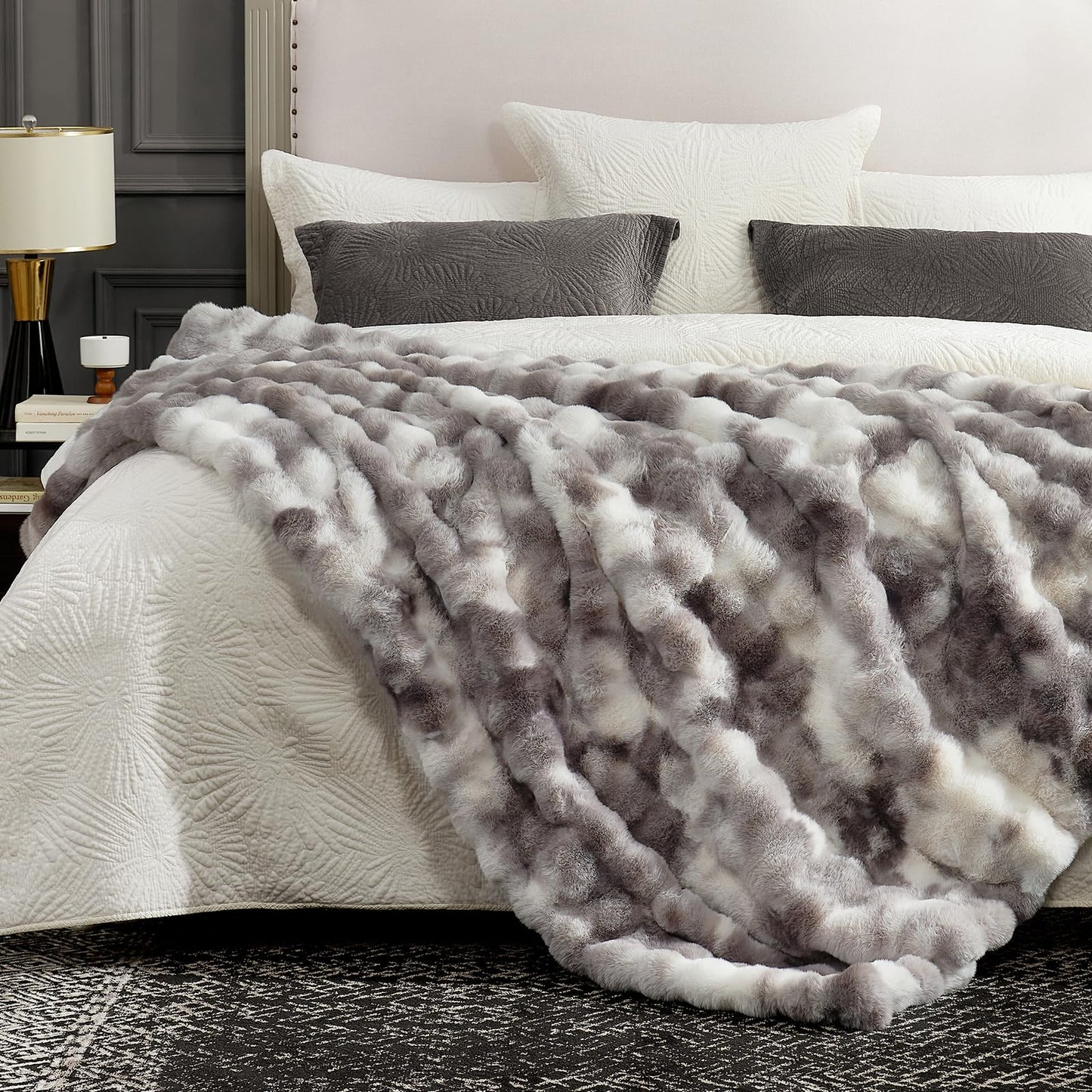 Faux Fur Bubble Accent Blanket (50" x 60")