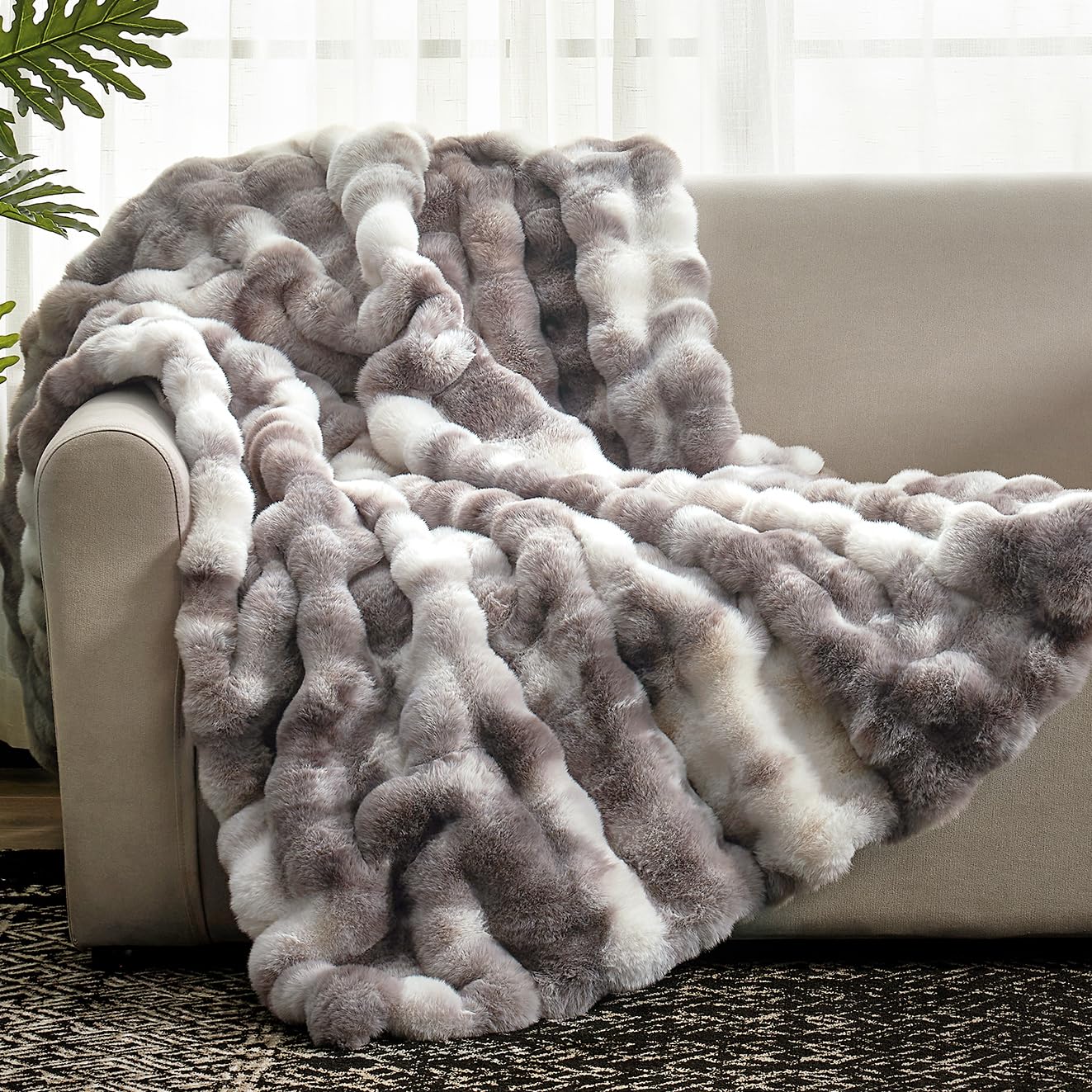 Faux Fur Bubble Accent Blanket (50" x 60")