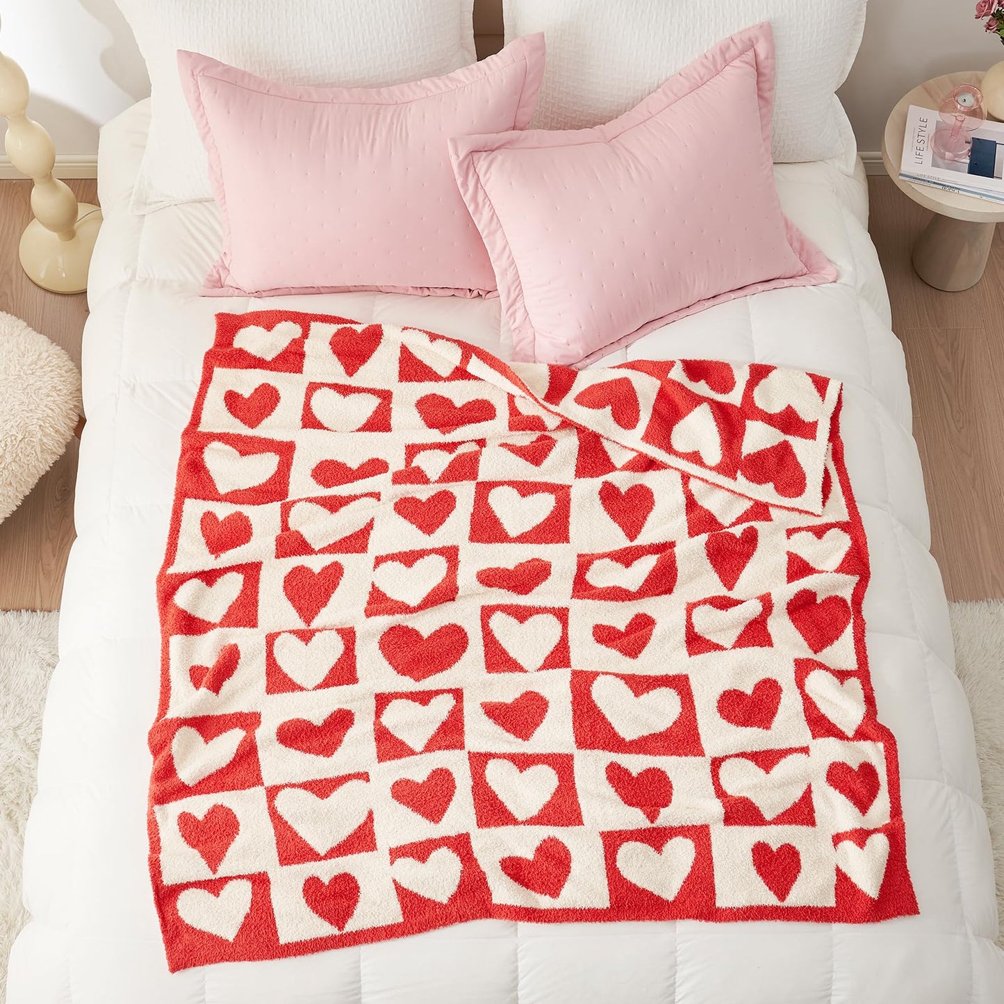 Heart Checker Pattern Throw Blanket